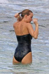 Lara Bingle in Swimsuit - Relaxes on the Beach in Hawaii