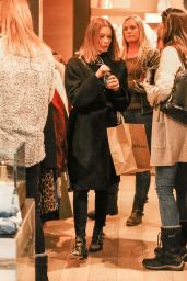 LeAnn Rimes - Shopping in Aspen 12/20/2017