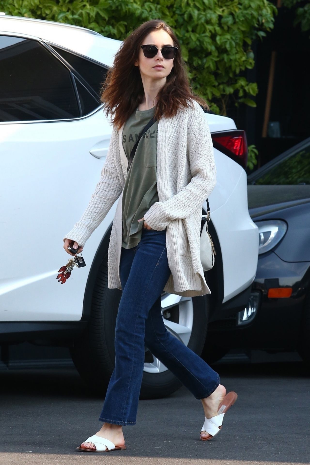 Lily Collins Casual Style - Hollywood 12/16/2017 • CelebMafia