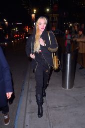 Lindsay Lohan - Arriving at Madison Square Garden in NY 12/08/2017