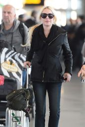 Lindsay Lohan - JFK Airport in New York City 12/04/2017