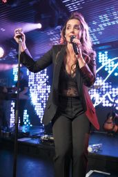 Louise Redknapp Performing Her First Live show at Chelsea Football Club