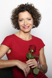 Madeleine Niesche – “Red Roses” Photoshoot in Hamburg 12/04/2017