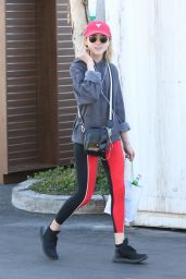 Natalia Dyer - Shopping at Bristol Farms in Beverly Hills 12/07/2017