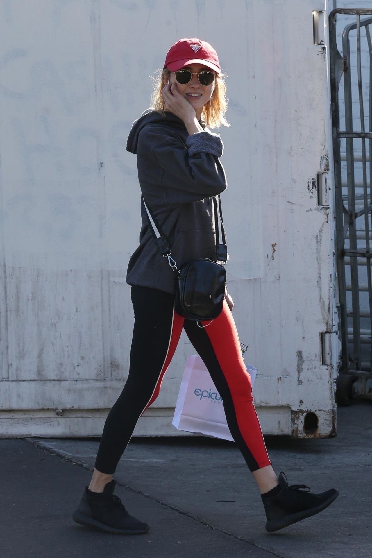 Natalia Dyer - Shopping at Bristol Farms in Beverly Hills 12/07/2017