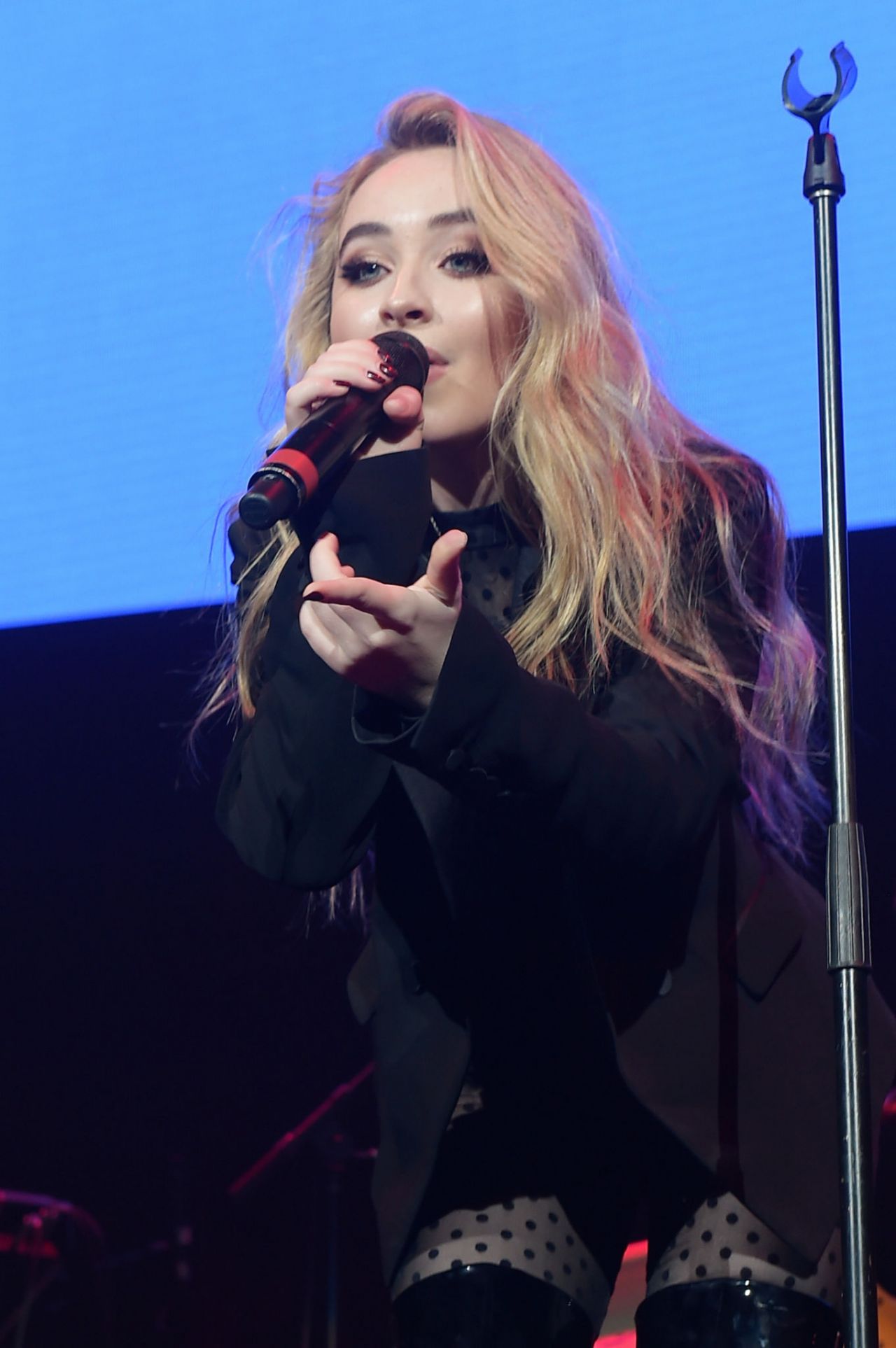 Sabrina Carpenter - 93.3 FLZ's Jingle Ball 2017 in Tampa • CelebMafia