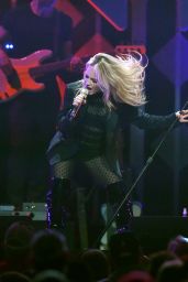 Sabrina Carpenter - Performs Onstage Jingle Ball 2017 in St Paul