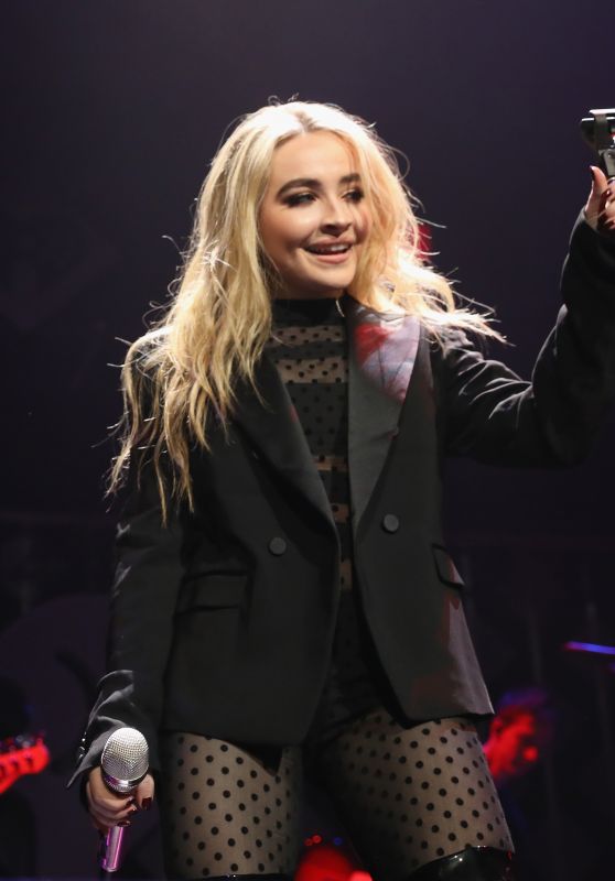 Sabrina Carpenter - Performs Onstage Jingle Ball 2017 in St Paul