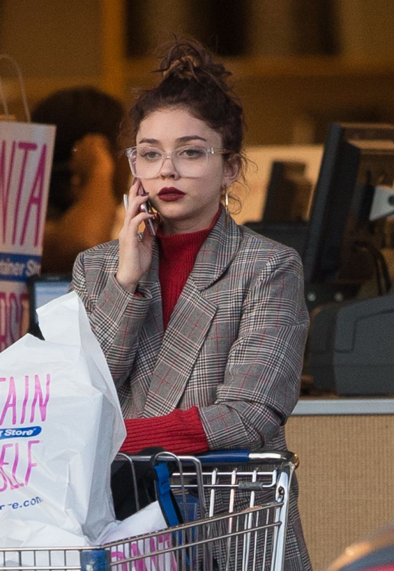 Sarah Hyland - Leaves The Container Store in Los Angeles • CelebMafia