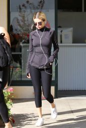 Selena Gomez Leaves Pilates in Los Angeles