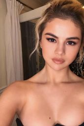 Selena Gomez - Social Media Pics 12/01/2017