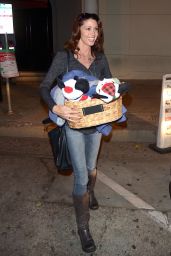 Shannon Elizabeth - Leaving Craigs in West Hollywood 12/10/2017