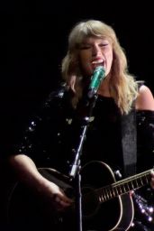 Taylor Swift – Z100’s iHeartRadio Jingle Ball 2017 in NYC