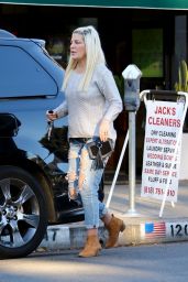 Tori Spelling in Ripped Jeans - Beverly Hills 12/21/2017