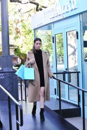 Ana de Armas - Shopping at the Tiffany & Co. at The Grove 01/24/2018