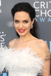 Angelina Jolie – 2018 Critics’ Choice Awards