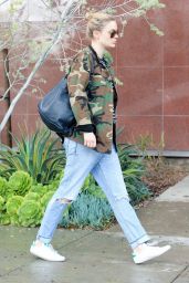 Bella Heathcote Street Style - Out in Los Angeles 01/09/2018