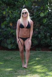 Brooke Hogan in a Black Bikini - Photshoot in Miami
