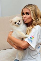 Carmen Electra - Playing With Her Dog Rocky