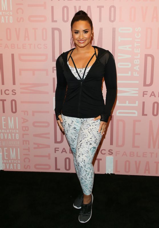 Demi Lovato - Fabletics at Del Amo Fashion Center in Torrance