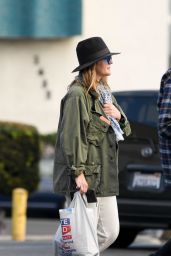 Drew Barrymore is Shopping in Los Angeles 01/04/2018