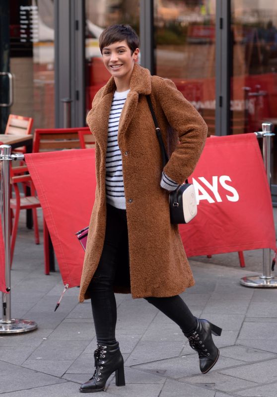 Frankie Bridge Street Style - Leicester Square in London 01/22/2018