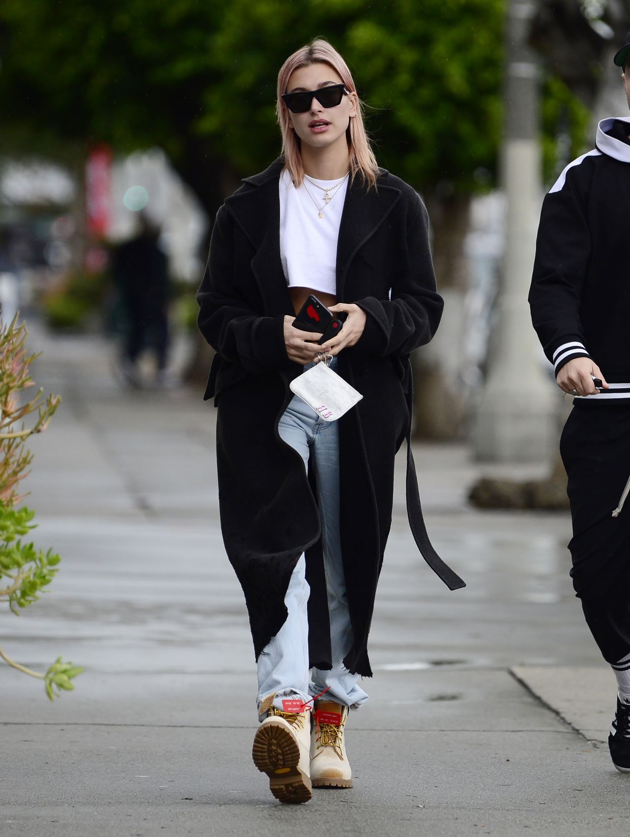 Hailey Baldwin Street Fashion Out In Los Angeles Ca 0109