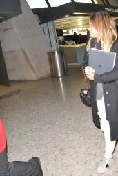 Hilary Duff - Washington DC Airport 01/09/2018