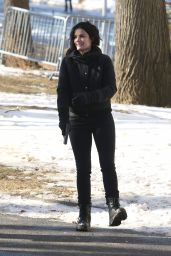 Jaimie Alexander -Filming "Blindspot" in Astoria Park, Queens,