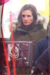 Julia Roberts - "Ben Is Back" Filming in the Bronx