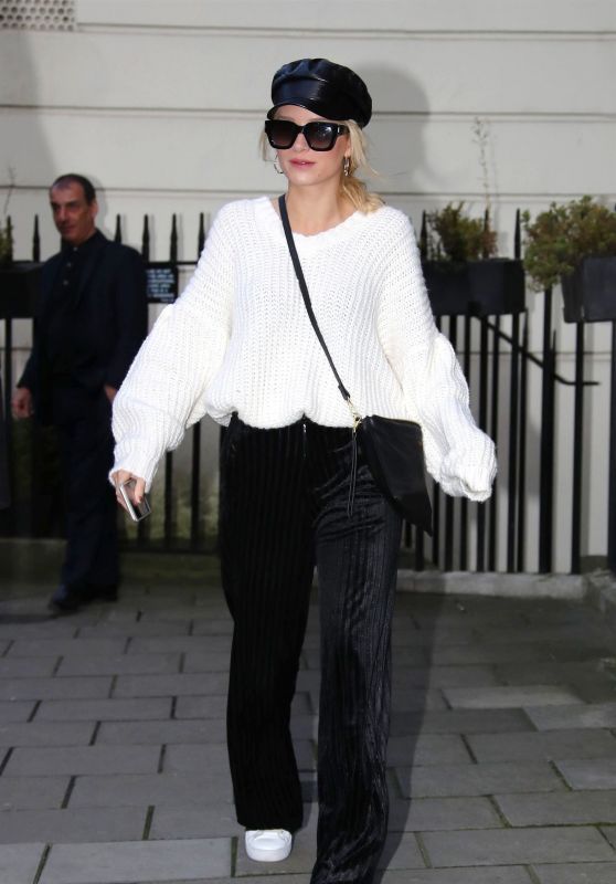 Kate Moss and Lottie Moss - Leaving a Private Members Club in London