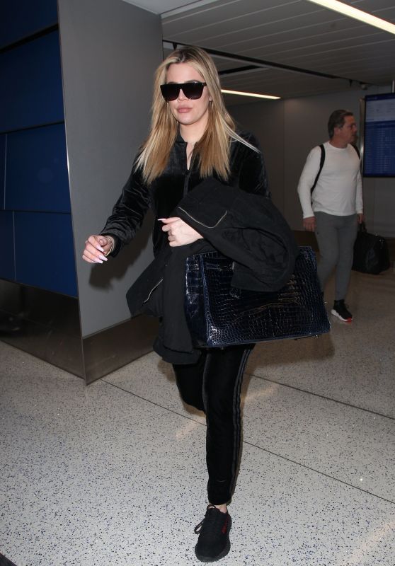 Khloe Kardashian at LAX Airport in Los Angeles 01/28/2018
