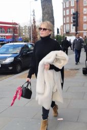 Kylie Minogue Shopping in London 01/26/2018