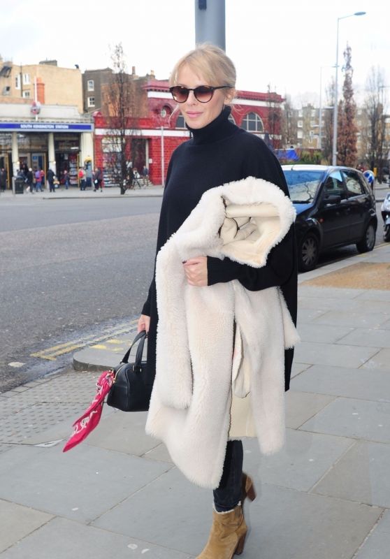 Kylie Minogue Shopping in London 01/26/2018