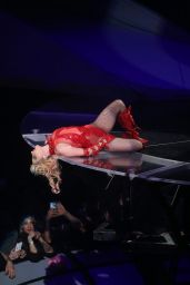 Lady Gaga - Performs Live in Milan