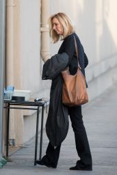 Lisa Kudrow - Heading to the Jimmy Kimmel Live in Los Angeles