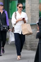 Natalie Portman at a Local Bakery in Los Angeles