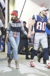 Olivia Culpo - Patriots vs Jaguars Game in Foxborough 01/21/2018