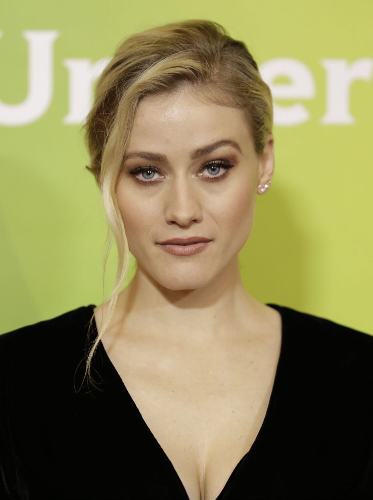 Olivia Taylor Dudley bounce