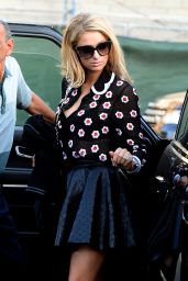 Paris Hilton is Stylish - Heads to a Beauty Salon in Beverly Hills
