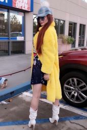 Phoebe Price in Yellow - Shopping in the 90210