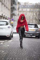Sara Sampaio Street Fashion - Paris Fashion Week 01/23/2018
