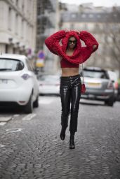 Sara Sampaio Street Fashion - Paris Fashion Week 01/23/2018