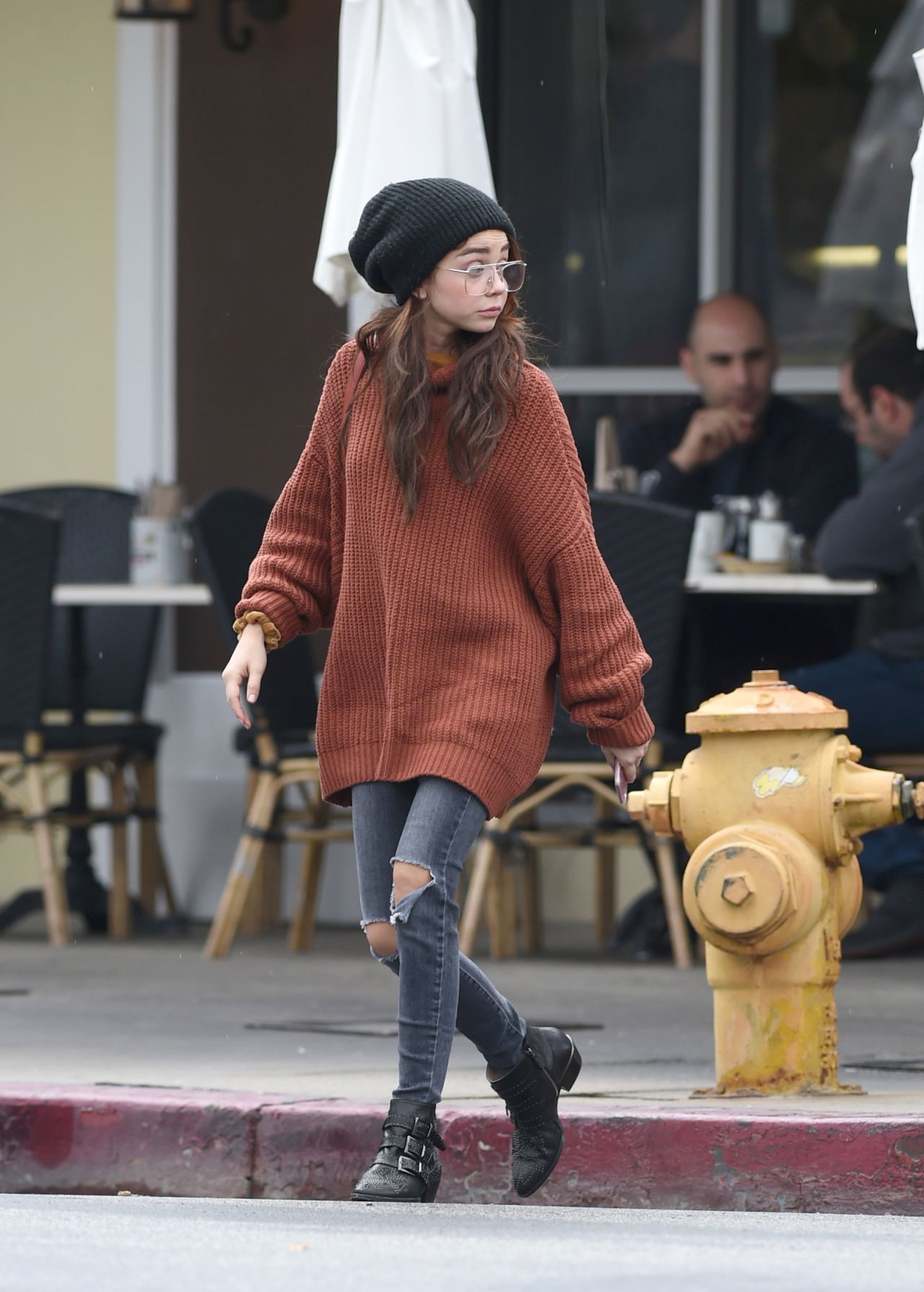 Sarah Hyland Street Style - Goes to a Cafe with Wells Adams in LA