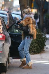 Sienna Miller in Winter Outfit - Unloading a Car in the West Village