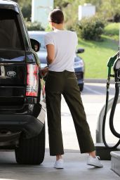 Sofia Richie in Casual Outfit at a Gas Station in Calabasas