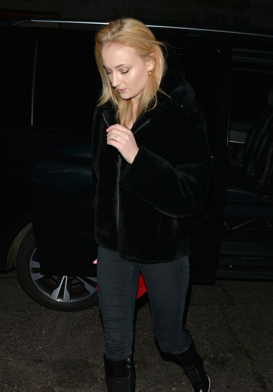 Sophie Turner - Dines Out With Joe Jonas at 34 in London