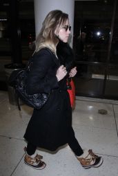Suki Waterhouse Travel Style - LAX Airport in Los Angeles 01/22/2018