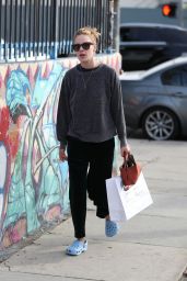 Tallulah Willis Street Style - Shopping at Sportie LA on Melrose Avenue