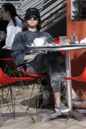 Victoria Justice - Grabs Lunch in Studio City 01/17/2018